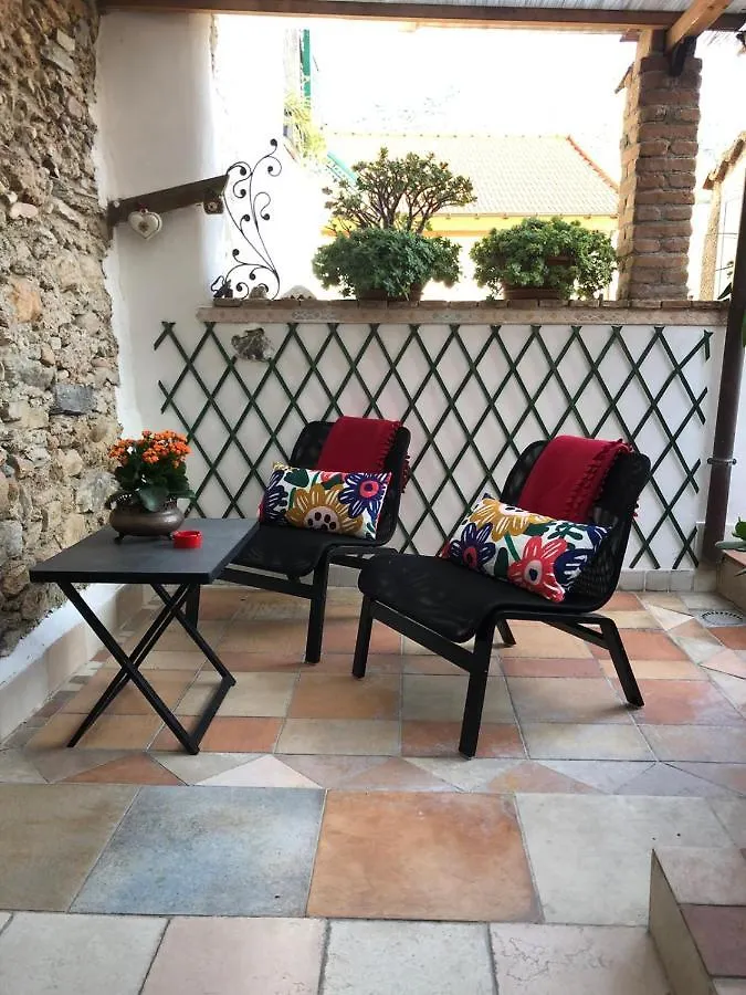 L'Antica Dimora Hotel Cisano sul Neva Guest house